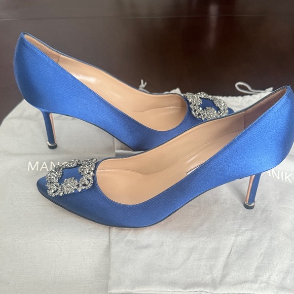 Manolo Blahnik blue satin Hangisi 70 - Picture 3 of 6